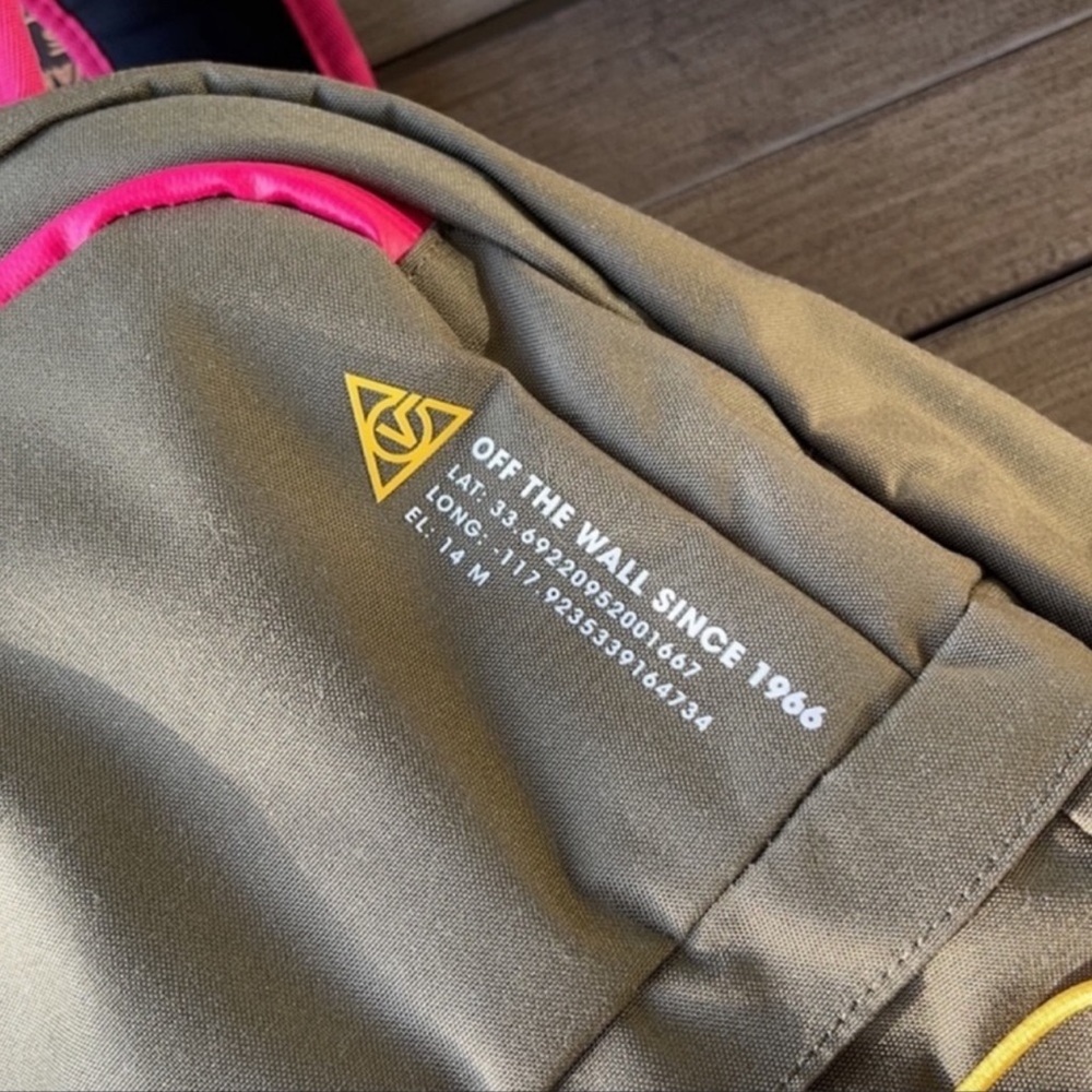 🔆VANS🔆TRAVEL BEACH HIKING SCHOOL BACKPACK - Picture 7 of 9